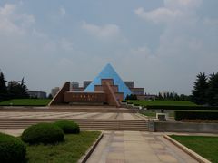 -上海市龙华烈士陵园