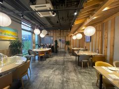 大堂-日进一片海.生腌海鲜火锅.宵夜烧烤(三里屯总店)