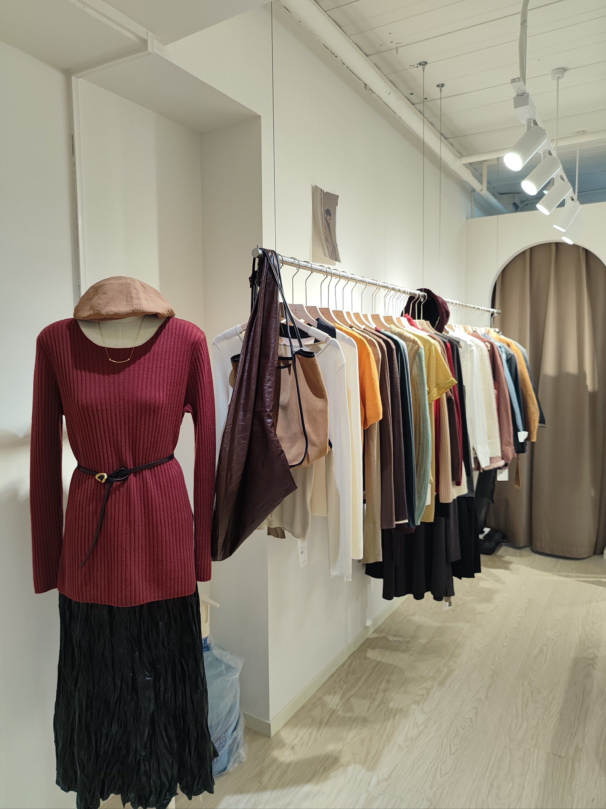 n
#城市尝鲜计划#好看的衣服都在这里#服装#女装实体#精品女 #