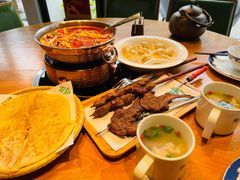 -娜仁图雅蒙古美食村(33小镇店)