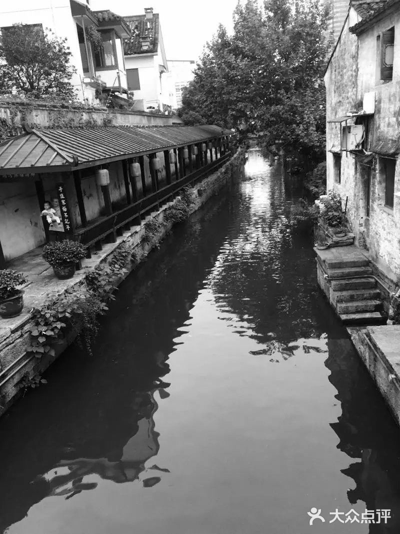 十月江南烟雨