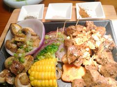 铁板黑椒雪花牛里脊配黄油煎时蔬-鳗鱼家·深夜食堂(军博店)