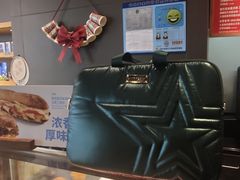 -星巴克臻选(上海合生汇1F店)