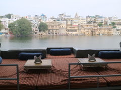 -Lake Shore Hotel & Restaurant