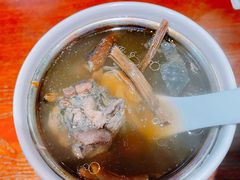 茶树菇乌鸡汤-陈光记烧腊(长寿路店)