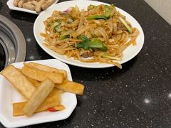 湿炒牛河-正能量脆肉鲩火锅