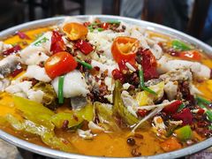 老坛酸菜鱼-神仙钵湘香土菜馆(光华路店)