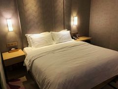 -麗枫(广州番禺长隆南村万博地铁站店)