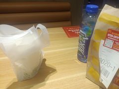 -麦当劳(深圳北站B2检票口楼上)