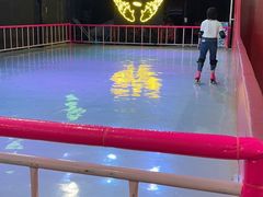 -嘿哟动霸CHUA·新潮玩运动娱乐中心·蹦床滑冰团建乐园