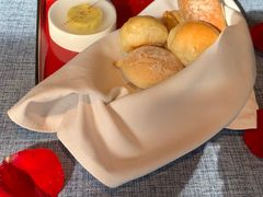 -弦月窗LUNETTE BY AMANDA(复兴路店)