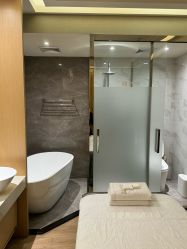 -香港倾城国际·美容美体中心