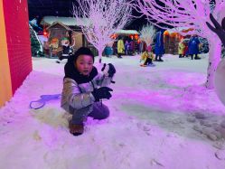 -圣名游乐城冰雪大世界