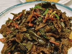 干辣椒炒牛肉-英兰朝族饭店(河南桥头店)