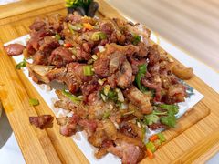 脆皮蹄髈-老火大骨头汤馆