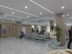 -上海大学附属上海和平眼科医院