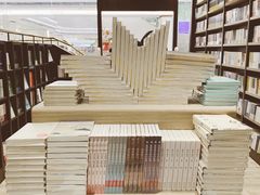 -钟书阁(群光广场店)