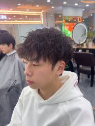 -藤野造型烫染·漂发