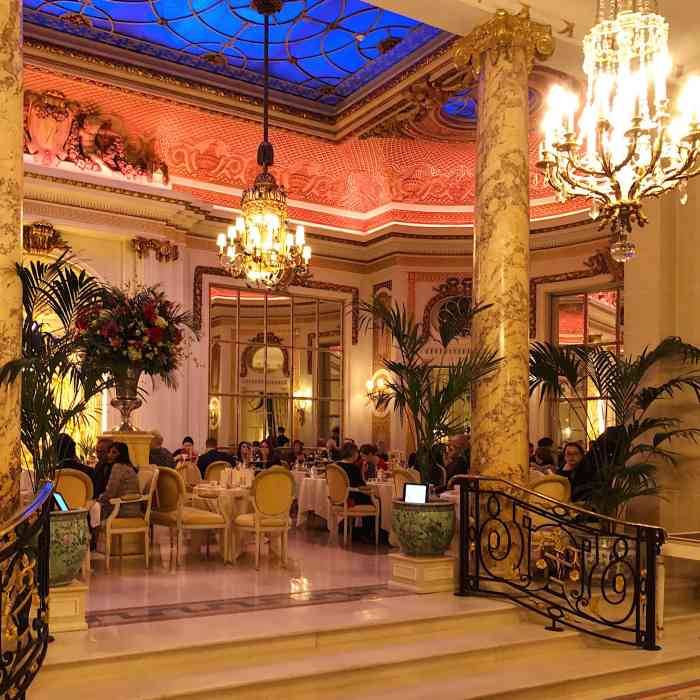 the ritz hotel restaurant-"四年前的照片,翻自己的朋友圈看到,补写