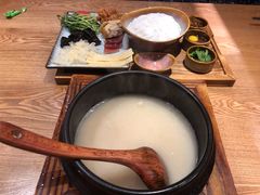 蒙自过桥米线-麦麦山云南菜(复地活力城店)