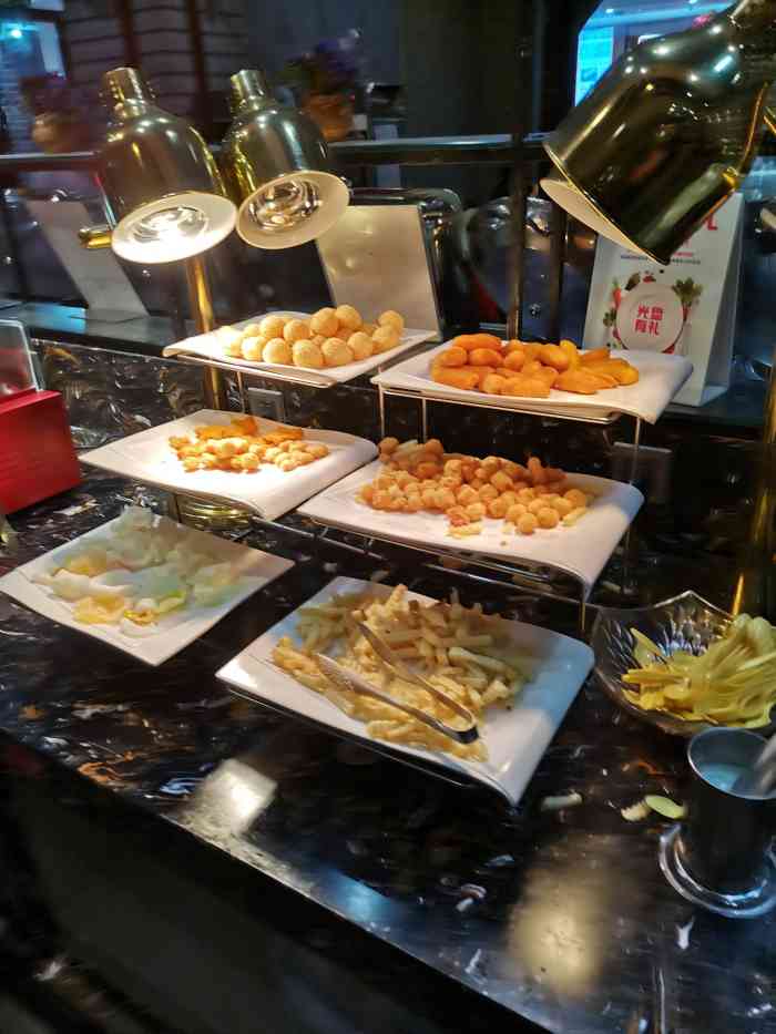 经典世家牛排自助餐厅(角美万达店)-"这家餐厅环境很好,非常干净整洁