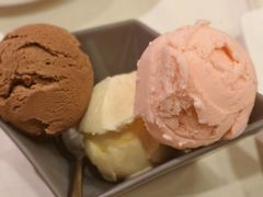 三球冰淇淋-老井俄式餐厅