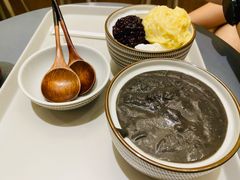 榴莲忘返-小团圆糖水铺(襄阳南路店)