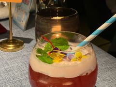 小酸酸-弦月窗LUNETTE BY AMANDA(复兴路店)