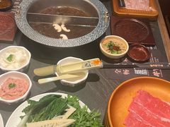 -牛YO寿喜烧·铁板烧和牛火锅自助(市府恒隆店)