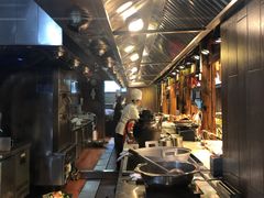 -野山舂·贵州现舂酸汤火锅(鸿通城店)