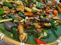 -云海肴·汽锅鸡·云南菜(天山百盛优客店)