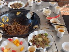-粘豆包柴火铁锅炖