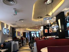 大堂-必胜客(武汉欢乐谷店)