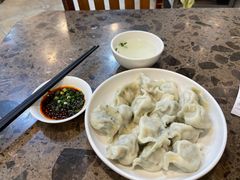 -周家大连水饺(美专校街店)