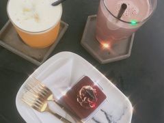 -UNI UNI(环亚凯瑟琳店)