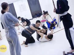 -菠萝格斗巴西柔术训练馆