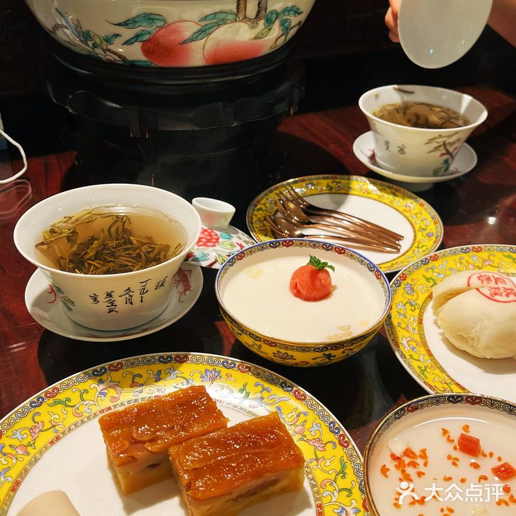 来一顿宫廷茶点，老北京富华斋的白皮起酥真不错