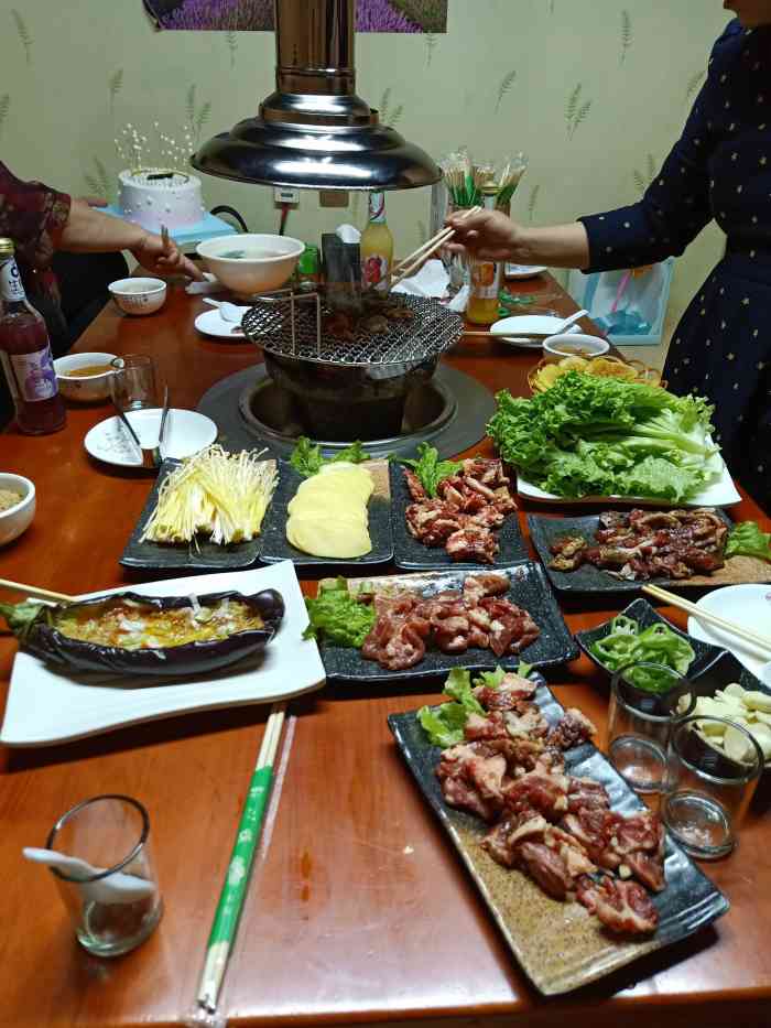 正宗集安烤肉(总店)-"团购的98元四人套餐,两个人去的,刚刚好.