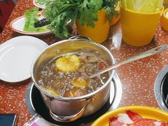 -四囍码头海鲜烧烤自助火锅(外滩南京东路悦荟广场店)