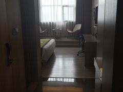 -西安大雁塔科技大学地铁站亚朵酒店