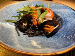 缤纷墨鱼汁海鲜意面-囧吉香生蚝牛排馆(湖北路店)