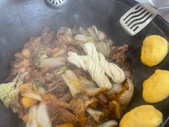 -粘豆包柴火铁锅炖
