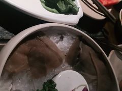 -老牌坊云南鱼豆花火锅(哈西万达店)