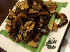 桃仁爆龙鳝-圆满素食林饭店非遗素食(河西店)
