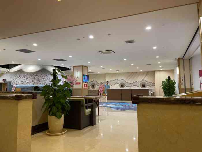 汤连得温泉馆(118店)-"原本应该给四颗星,我却选择了两颗星,为什.