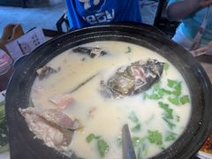 浓汤鱼头-秀水人家