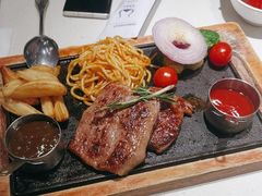 -汤姆家的牛排意面披萨(新城市广场店)