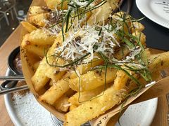 -Mark&Mars Restaurant