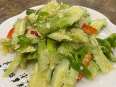 凉拌黄瓜-老钟家烤羊排·敦伊阁清真餐厅胡羊焖饼