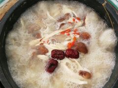 -南渝食府.墨脱石锅松茸鸡